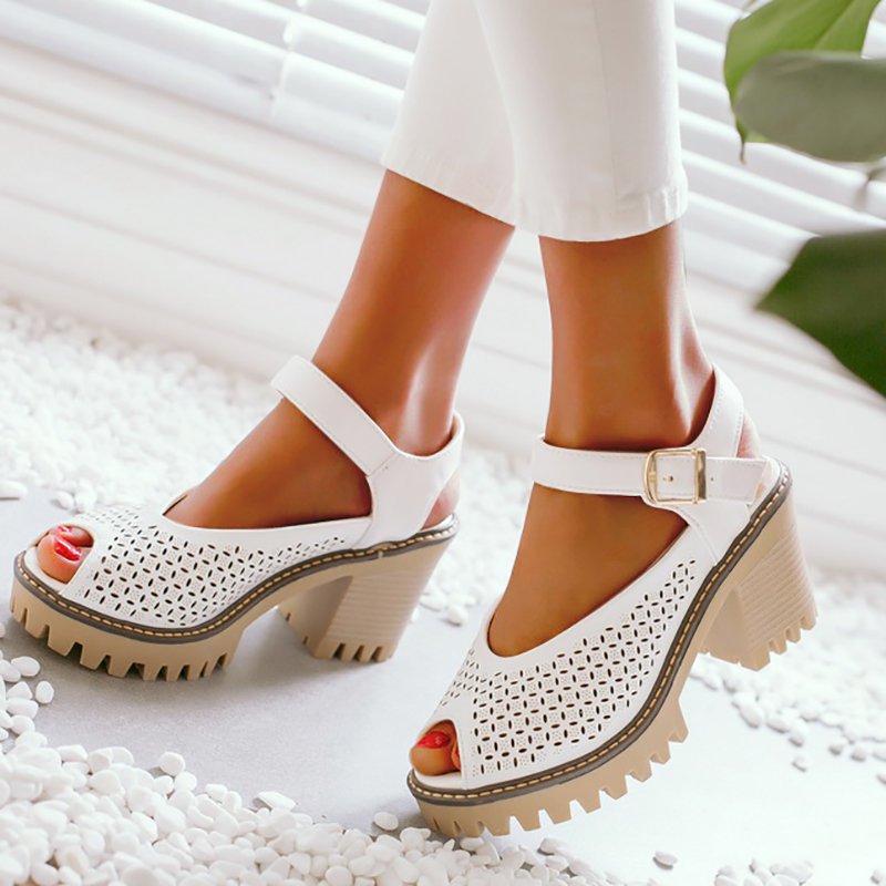 Sandalias Chunky de la hebilla de la plataforma peep toe