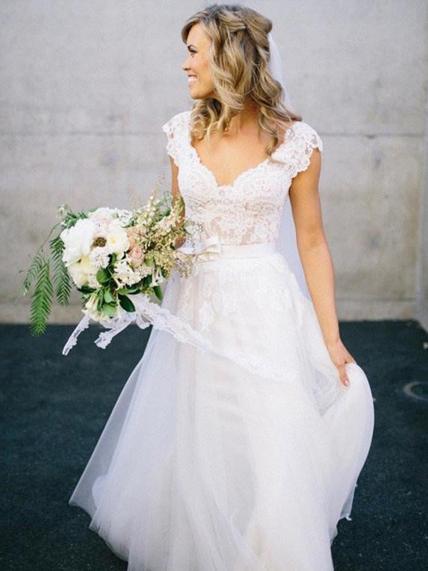 Lace Tulle Sexy V-neck Sleeveless  Floor Length Wedding Dresses