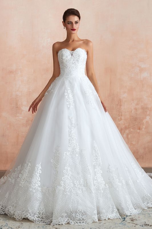 Sweetheart Strapless White Ball Gown Wedding Dress Sleeveless Bride Dress