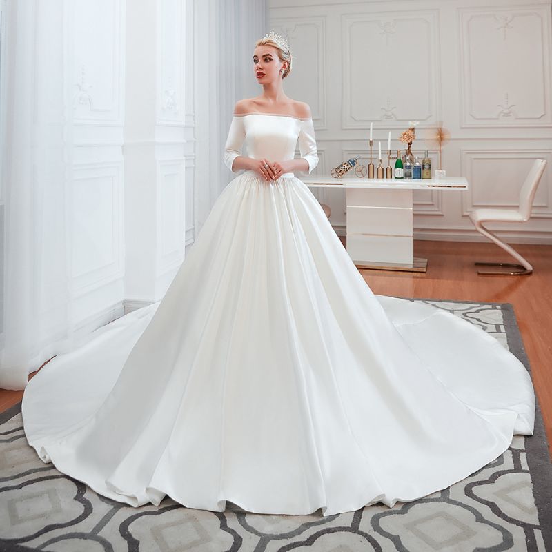 Erstaunliches schulterfreies Satin-Hochzeitskleid Aline mit Ärmeln