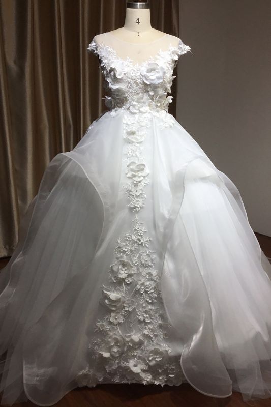 Ärmelloses Aline-Brautkleid mit 3D-Blumenmuster Weiße Perlenbesatz-Rundhalsausschnitt-Hochzeitskleid