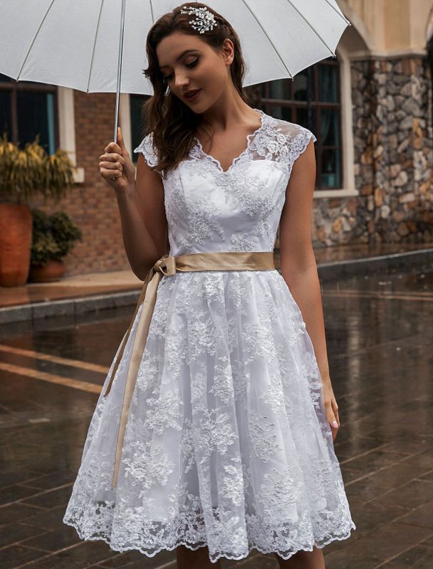 Vestido de novia Blanco crudo Hasta la rodilla Una línea Sin mangas Encaje Cuello en V Vestidos de novia midi