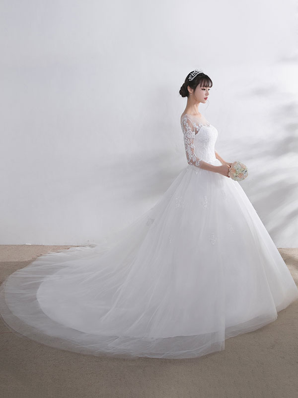 Ivory Wedding Dress Lace Applique Illusion Sweetheart Backless Half Sleeve A Line Chapel Train Bridal Dress