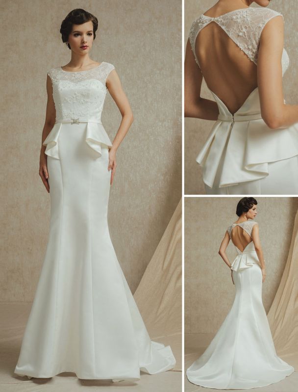 Robe de mariée en dentelle avec balayage sirène (le voile et les accessoires sont exclus)