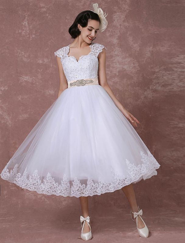 Vintage Wedding Dress Short Lace Tulle Bridal Gown Back Design Tea-Length A-Line Reception Bridal Dress With Rhinestone Detachable Bow Sash Exclusive