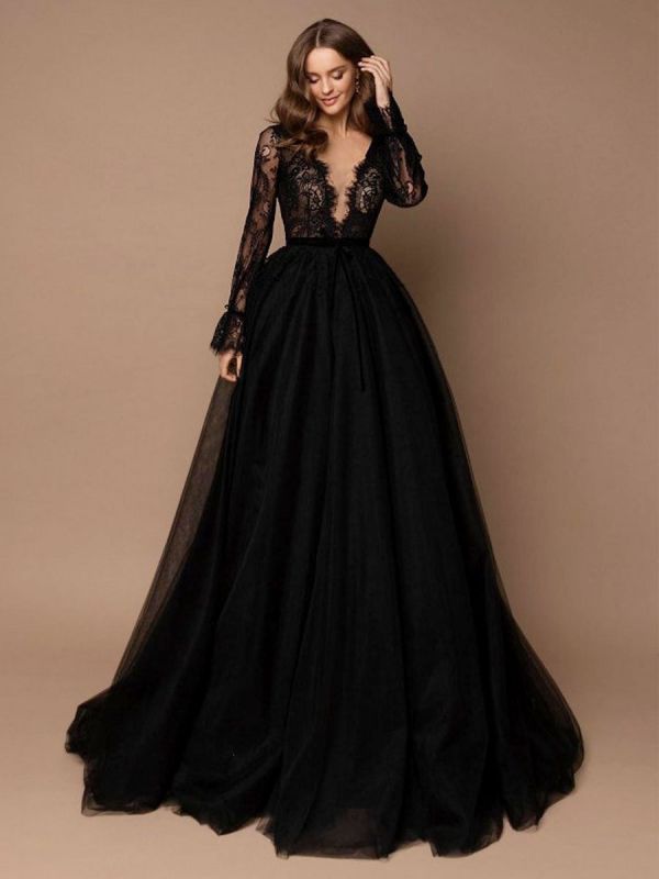 Robe de mariée noire avec train A-ligne col en V manches longues dentelle balayage tulle dentelle robes de mariée