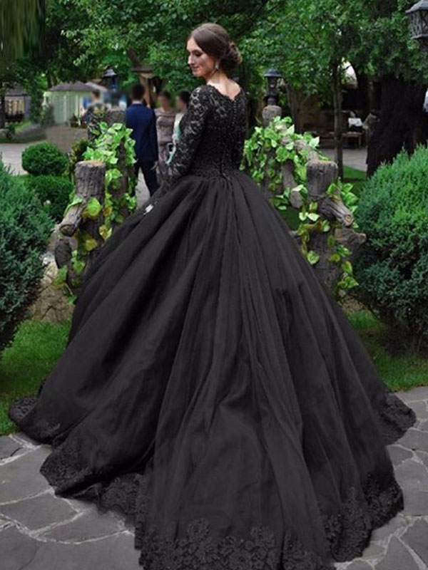 Gothic Wedding Dresses Princess Silhouette Long Sleeves Lace Taffeta Court Train Vintage Bridal Gown