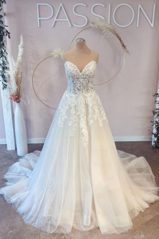 Elegante vestido de novia sin mangas Aline Vestido de novia con encaje floral de tul con escote corazón