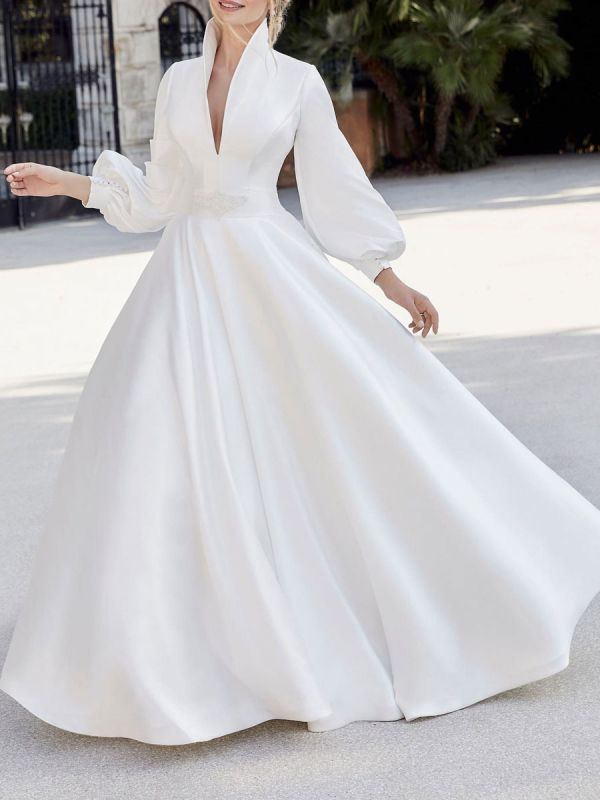 Ivory Intage Bridal Dress With Train V Neck Puffy Long Sleeves Backless Satin Wedding Dress