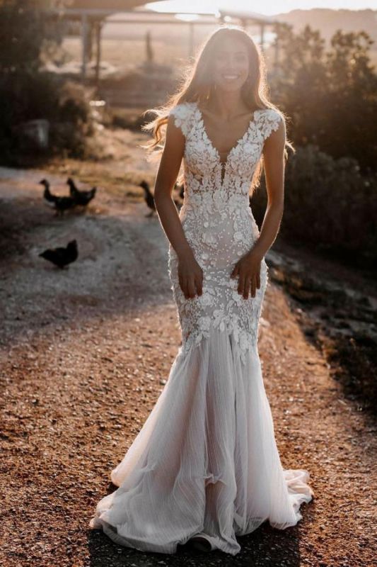 Chic Sleeveless 3D Floral Mermaid Bridal Gown V-Neck Tulle Bridal Dress