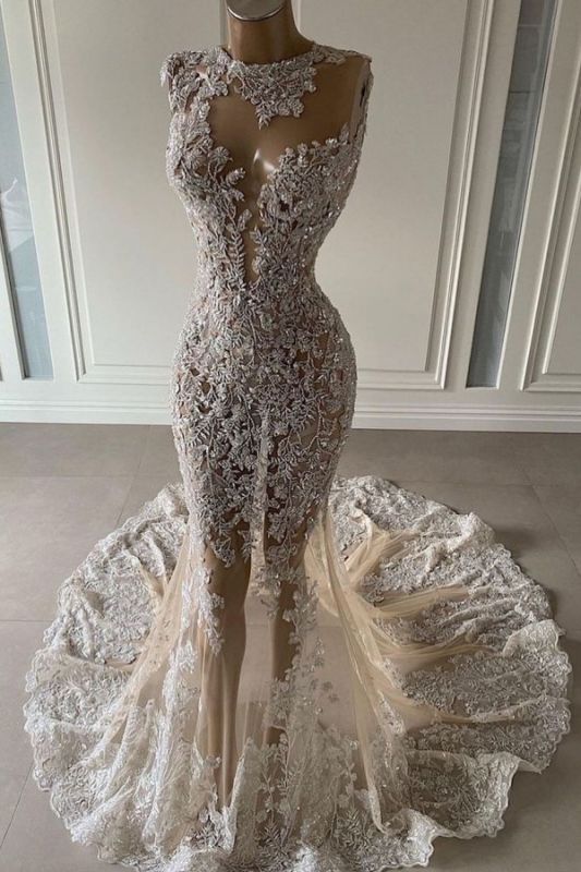 Precioso vestido de fiesta de sirena con cristales florales en 3D y apliques de encaje