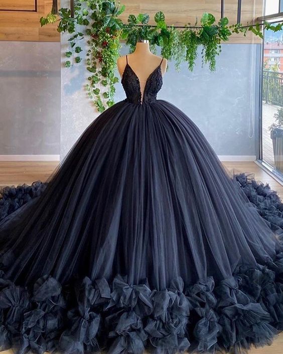 Sleeveless Long Ball Gown V-Neck Spaghetti Straps Tulle Quinceanera ...