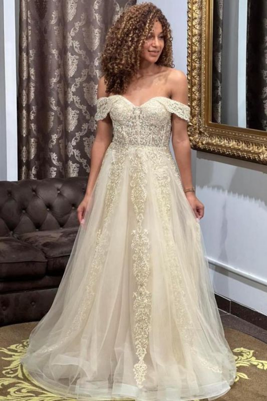 Robe de soirée élégante en dentelle de tulle à épaules dénudées