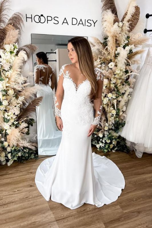 Lange Ärmel, weißes Meerjungfrau-Hochzeitskleid, florale Spitzenapplikationen, U-Ausschnitt, Brautkleid