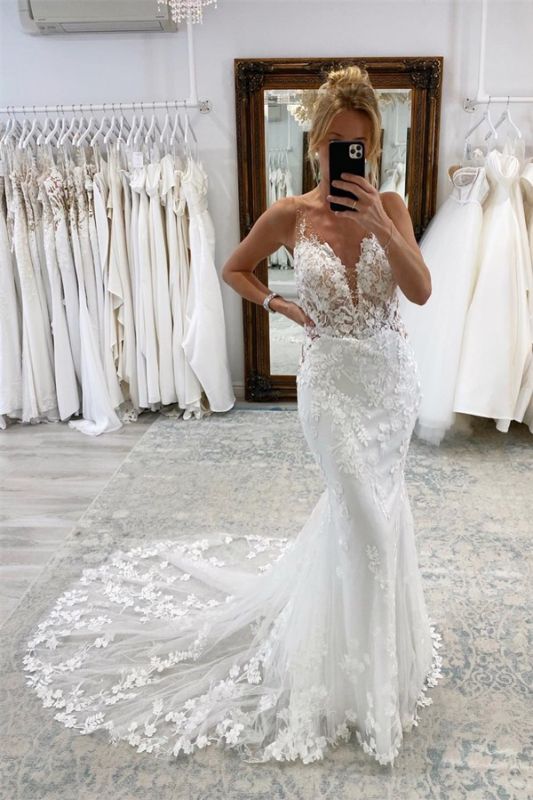 Charming Sleeveless V-Neck Lace Mermaid Wedding Dress with Floral Pattern