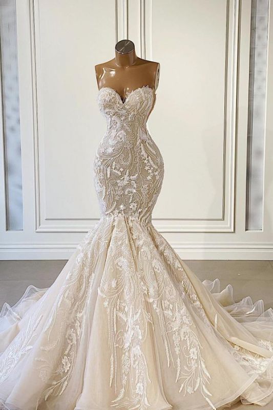 Elegante vestido de novia de sirena con encaje de tul sin tirantes y escote corazón