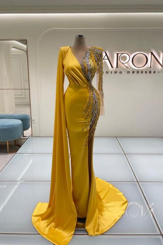 Bezauberndes gelbes langes Ballkleid geraffte Satin-Perlen Meerjungfrau-Abendkleid mit Ärmeln