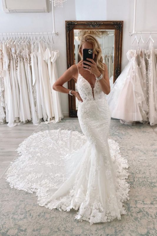 Stunning V-Neck Mermaid Bridal Dress Spaghetti Straps Lace Appliques