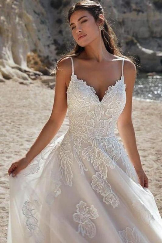 Stylish V-Neck A-line Wedding Dress Spaghetti Straps Floral Lace Tulle Bridal Dress with Pockets