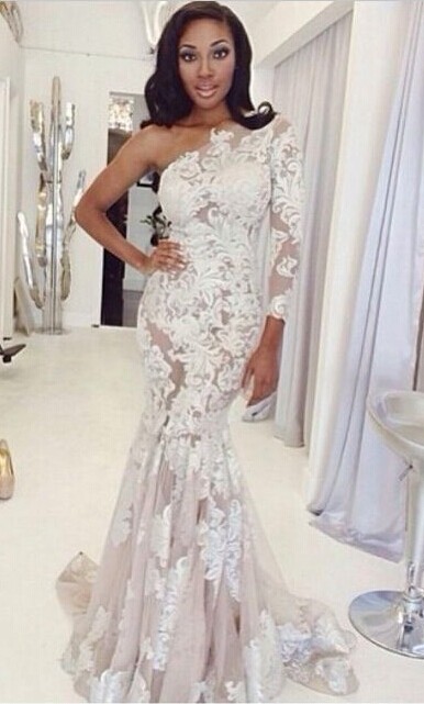 One Shoulder Lace Prom Dresses One Long Sleeve Lace Appliques Mermaid Sweep Train White Evening Gowns