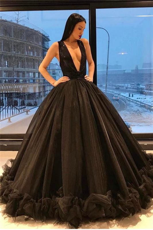 Puffy Sequins Deep-V-Neck Sexy Tulle Ruffles Sparkling Sleeveless Black Evening Gown