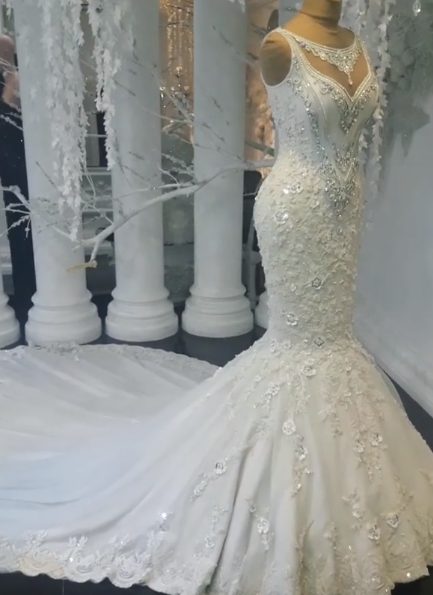Luxus-Meerjungfrau ärmellose Brautkleider | Blumen Appliques Brautkleider mit Kristallen