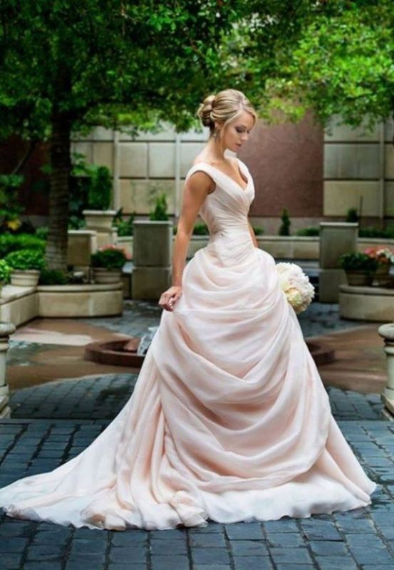 Elegante cuello en V rosa sin mangas con volantes vestido de bola vestidos de novia