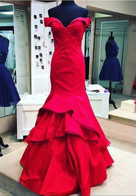 Sexy Red Off-the-shoulder Ruffles Short Sleeve Prom Dress
