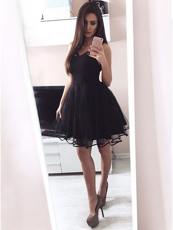 Modern A-line Sleeveless Black Short Straps Homecoming Dress