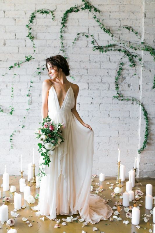 Chiffon V-Neck Beach Elegant Sleeveless Long Wedding Dresses  Online