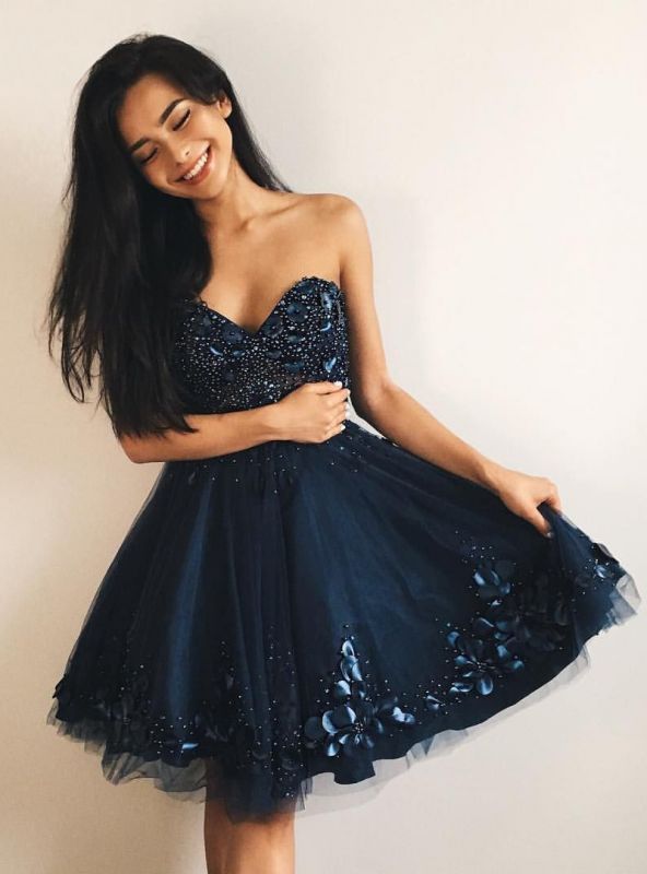 Vestido de fiesta corto con cristales sin mangas de cariño de una línea delicada