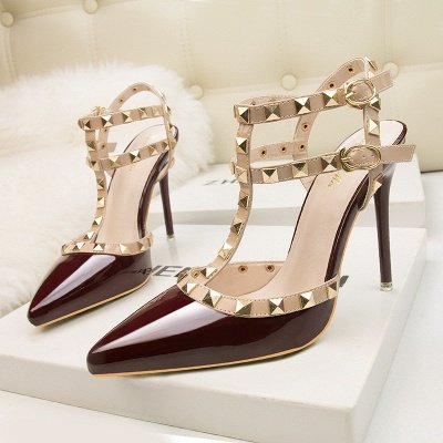 Fashion Pionted Toe High Heel Buckle Hollowout Wedding Shoes with Rivets