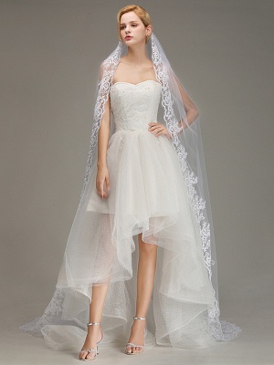 One Layer Wedding Veil with Comb Lace Edge Appliqued Bridal Veil?
