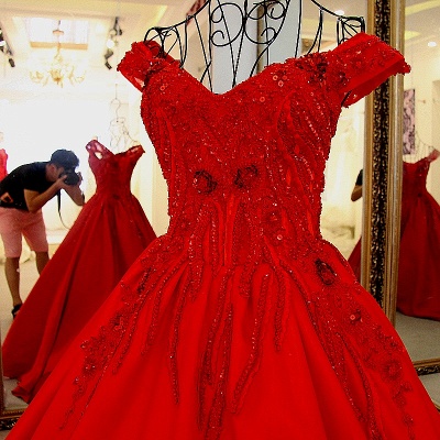 Elegant Red V-neck Lace-up Brush Train Appliques Prom Gown With Ruffle_3
