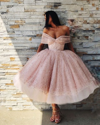 Charming Off-the-Shoulder Ball Gown Tulle Tea-Length Prom Dresses_4