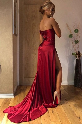 Elegantes rotes, trägerloses Bateau-A-Line-Abendkleid mit seitlichem Schlitz_2
