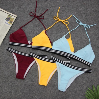 Almohadillas triangulares Halter Bikini de dos piezas Trajes de baño_7