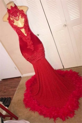 Vestido de noche de sirena con apliques de plumas sin mangas con cuello halter rojo_1