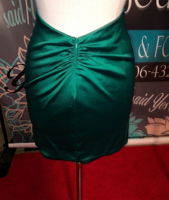 Einfaches dunkelgrünes High Neck Homecoming Kleid | Figurbetontes, ärmelloses, kurzes Mini-Cocktailkleid_4