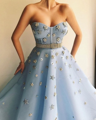 Robe de bal élégante sans bretelles avec perles et fleurs | Chic bleu tulle longue robe de bal pas cher avec ceinture perlante_2