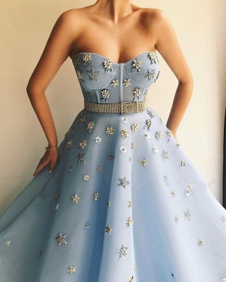 Stilvolle trägerlosen Schatz Perlen Blumen Abendkleid | Schickes blaues Tüll langes billiges Abendkleid mit Sicke Schärpe_2