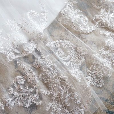Weißes Blumenspitze-Hochzeitskleid mit V-AusschnittTüll Aline Brautkleid_11