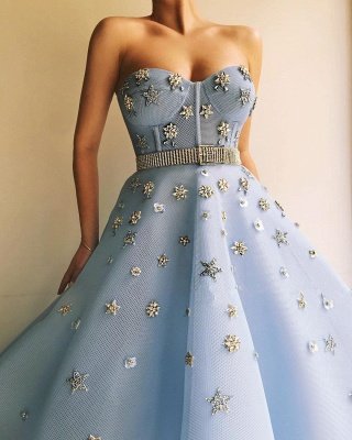 Stilvolle trägerlosen Schatz Perlen Blumen Abendkleid | Schickes blaues Tüll langes billiges Abendkleid mit Sicke Schärpe_3