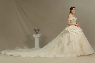 Wunderschönes schulterfreies Blumengartenballkleid aus Tüllspitze mit Brautkleid für die Braut_5