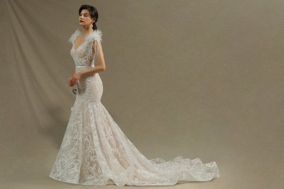 Stunning Tessels Sweetheart Mermaid Bridal Dress Backless Fur Lace Wedding Dress_5