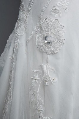 Ärmelloses Meerjungfrau-Brautkleid mit U-Ausschnitt und floralen Spitzenapplikationen_6