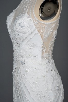 Ärmelloses Meerjungfrau-Brautkleid mit U-Ausschnitt und floralen Spitzenapplikationen_5