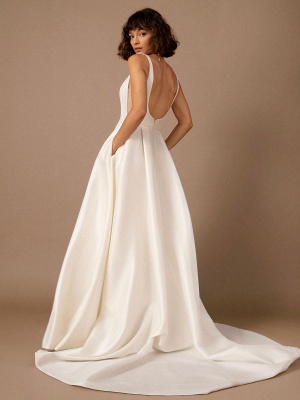 Simple Wedding Dress With Train Satin Fabric Strapless Sleeveless Pockets A-Line Bridal Gowns_2