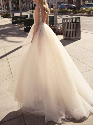 Bridal Dress 2021 A Line V Neck Sleeveless Beaded Court Train Front Split Tulle Bridal Gowns_2