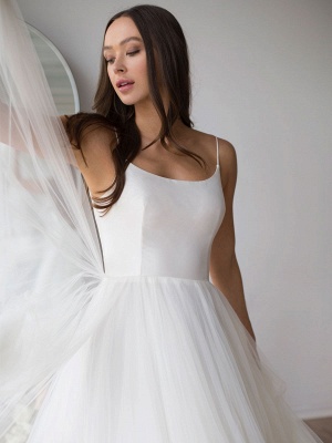 Robe de mariée blanche conçue décolleté sans manches dos nu fermeture éclair à plusieurs niveaux avec train tulle longues robes de mariée_3